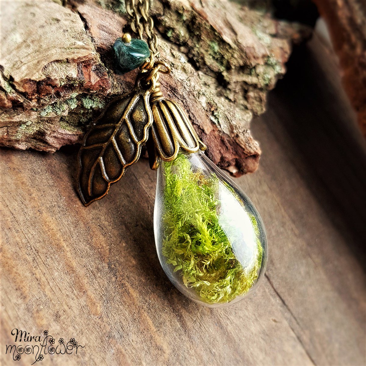 MiraMoonflower's tweet photo. A beautiful keepsake from Nature 🌿 
https://t.co/eL7WwLiPRp

#etsyshop  #EtsySeller #jewelrylovers #jewelry #jewellery #moss #Woodland #forest  #Gemstone #gemstonejewelry #WitchsHeart #pegan #witches #Celtic  #giftideas #gifts #giftsforher https://t.co/ZwMZzHpgd3