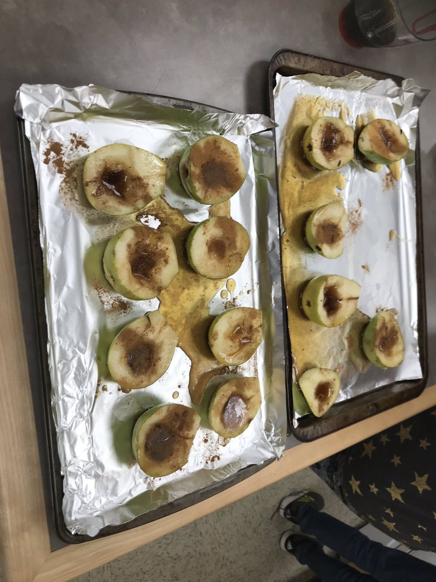 TVACookingClub's tweet photo. TVA junior chefs creating healthy meals together. Chicken teriyaki salad and baked pears. Learning that healthy eating is good for our bodies and taste delicious. @TheWECHU  #WECHU https://t.co/96HHe3qDTr