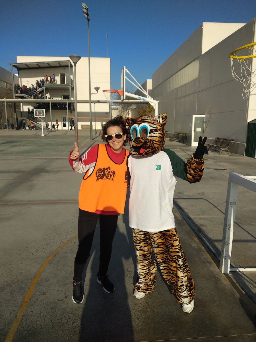 ¡Otro año más lleno de diversión! Gracias a los compis de Educación Física. Nos lo hemos pasado genial 😄 <a href="/HBSTORREJON/">Humanitas Torrejón</a>