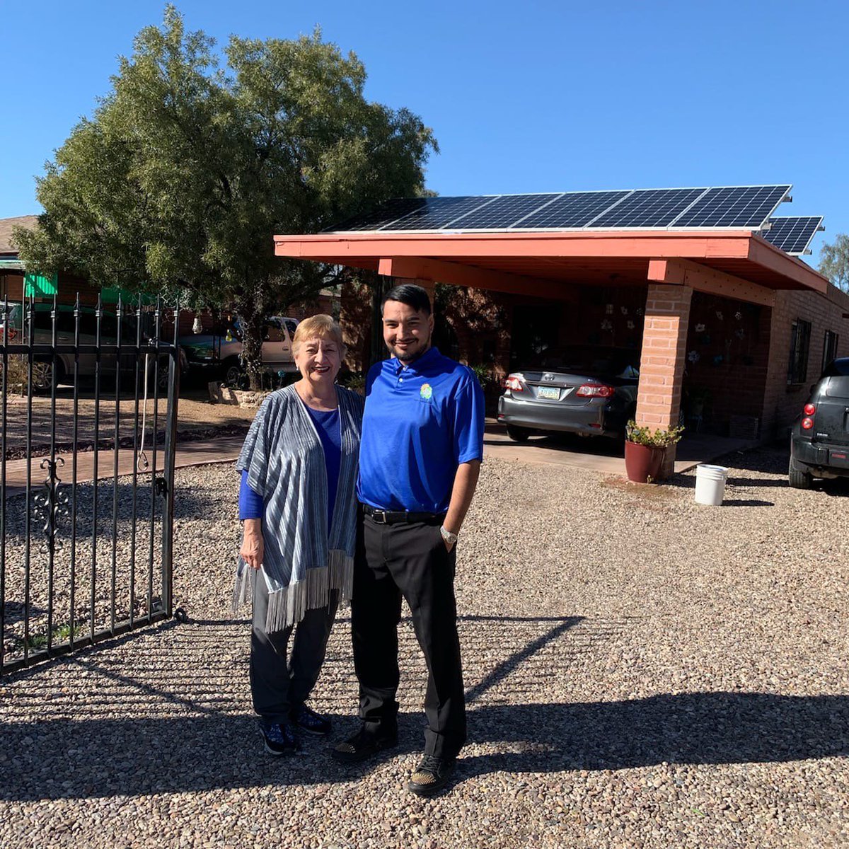 SolarSolutionAZ's tweet photo. Congratulations to the Andrade family for making the switch to clean solar energy! 🌞 https://t.co/7NA3APelNb