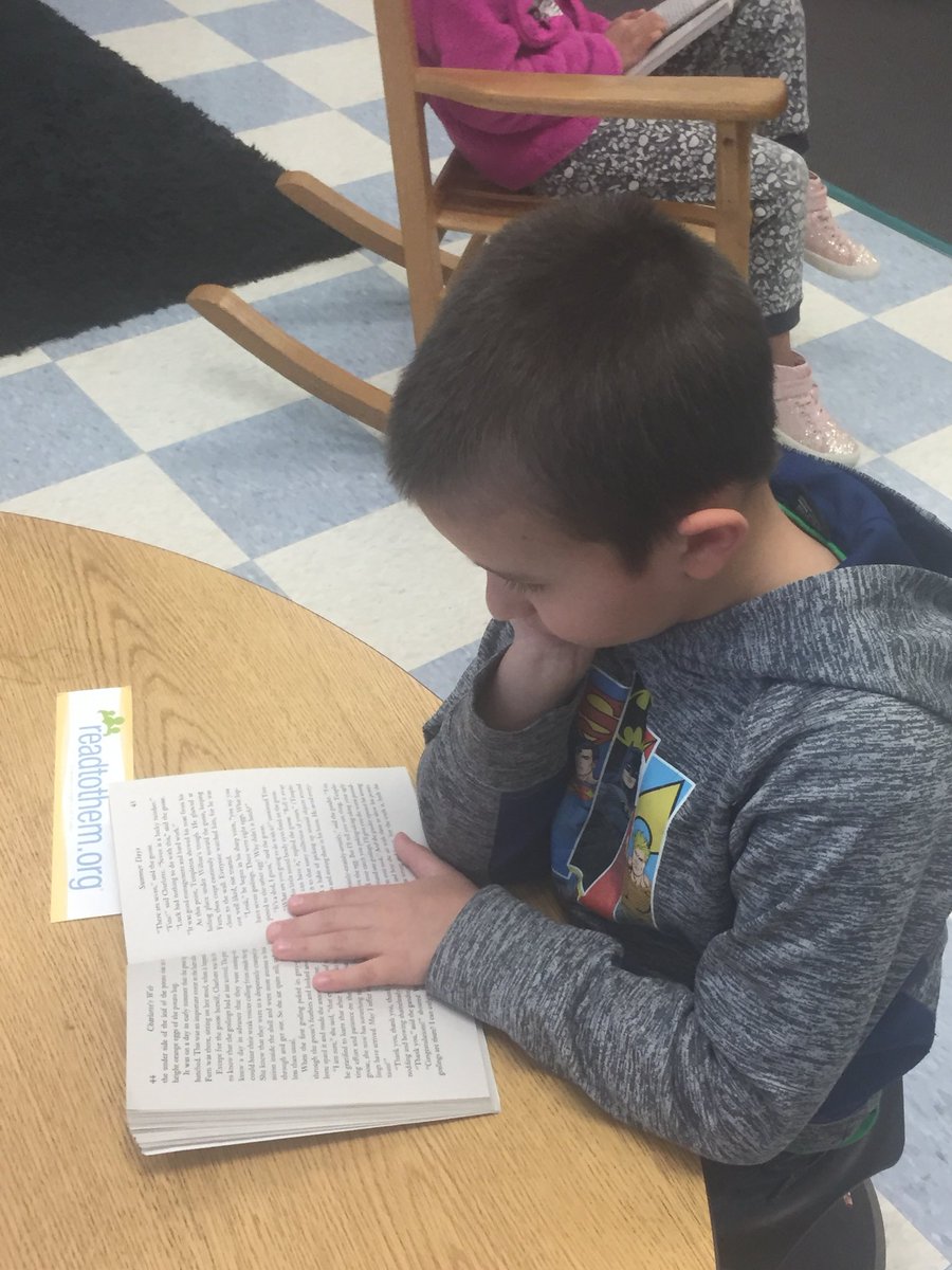GwenPolitis's tweet photo. My students are LOVING Charlotte’s Web! 😍😍😍Reading every chance they get! #RRESonward #RRESreads #OneSchoolOneBook #MovingMountains https://t.co/N2zpc2OXqq