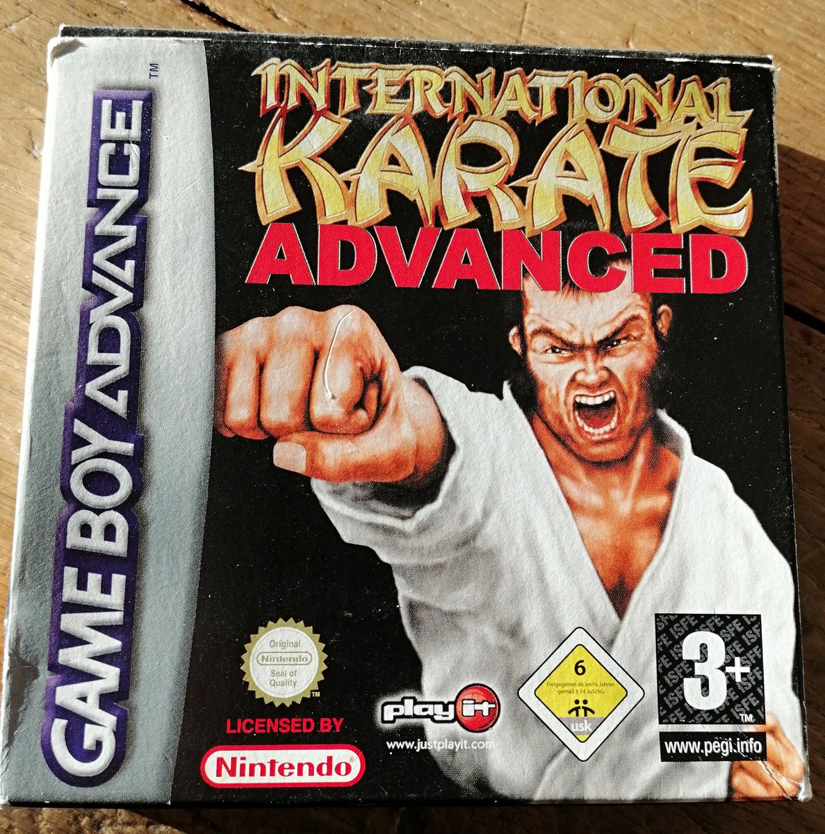 GameBoy28528169's tweet photo. 1er jeux de la collection... On ne commence avec du fou fou mais il faut bien commencer... 😁
International Karate Advanced est un jeu vidéo de System 3 de 2001... #retrogaming #gameboyadvance #happycash merci @HappycashFrance pour cette vente. https://t.co/sU8TWQ2lwi
