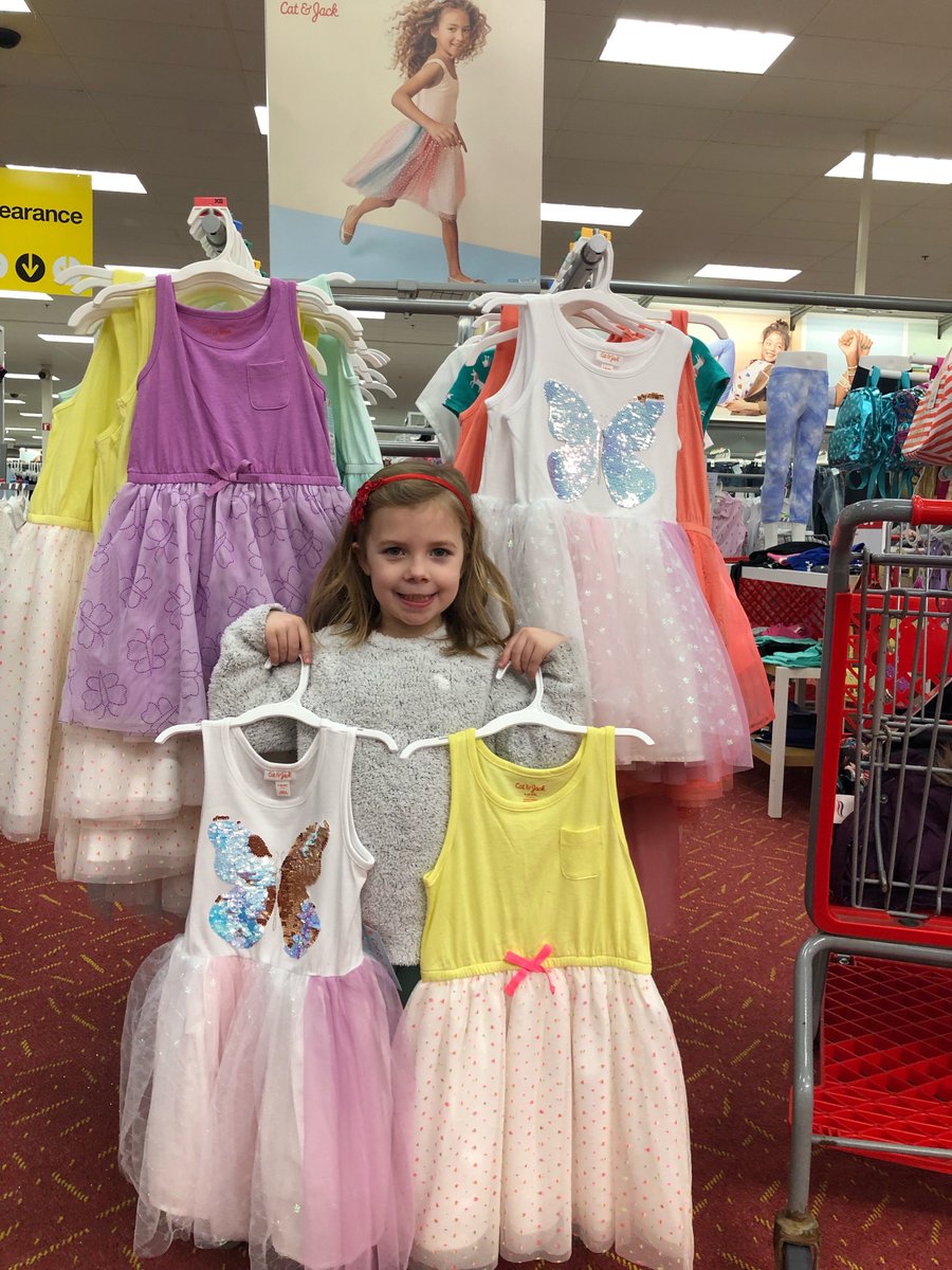 Michigan_OS's tweet photo. Our March Contest winner, Kristen, and her daughter enjoyed getting ready for spring with a trip to @Target! Congratulations to her on guessing the correct number of clovers. #ContestWinner https://t.co/oX8jmwARwU