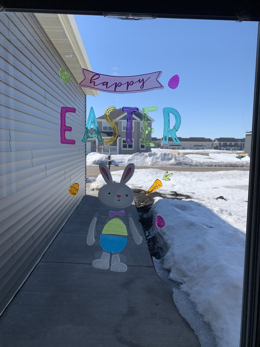 Hannah29630546's tweet photo. David’s getting ready for Easter! 🐰 #ilovemyjob #Easter #decorating @CCRIMoorhead https://t.co/C32LdVKsF1