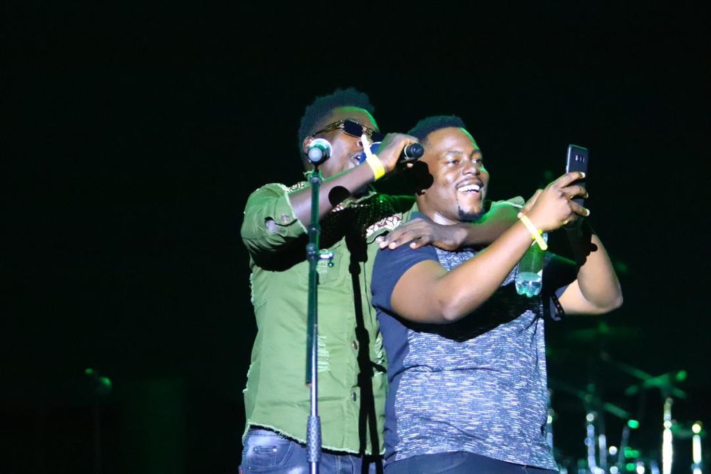 nextradio_ug's tweet photo. @Jokwiz_klean and the first ever #NxtSpinMaster @Dj_ssese at #BurnaboyXperienceKla tonight.
Powered by #NxtRadioUG https://t.co/NlRbojxsAm