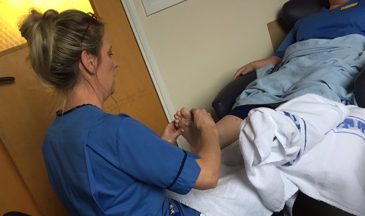 bevzm's tweet photo. A little #feelgoodfriday vibe in the Maternity Unit @NHSBorders today! #specialtootsies #relaxation #lookingaftertheteam @NickyBerryNHS @clairegrieve1 @sarahjhoran_j @KirsteenGuthrie @shonafinch68 https://t.co/Rp1ZhTkH4Y