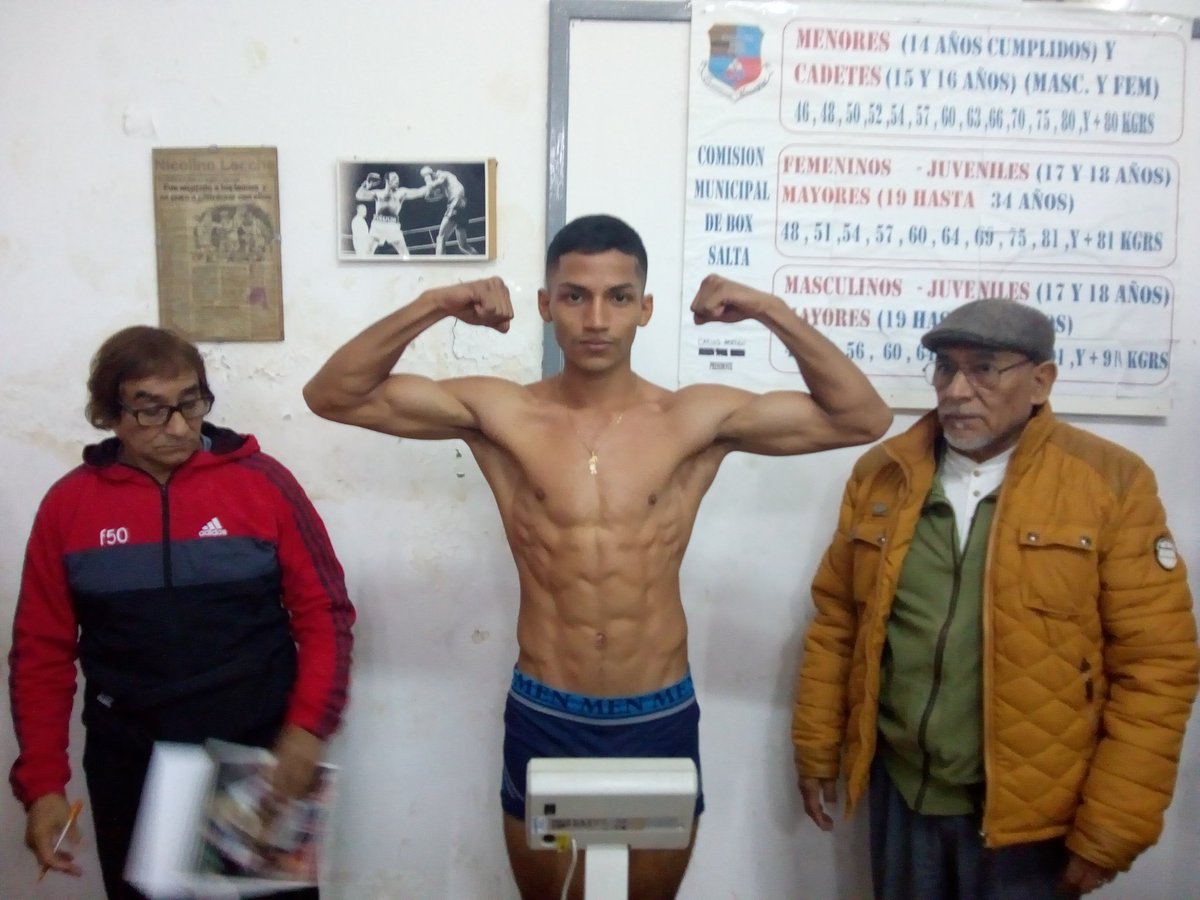 vascoG10's tweet photo. Pesaje @EscMuniBoxSalta Ricky Cruz con 56.100 kg. Está listo para pelear esta noche en el club San Martín. #UnionProvincialBox #FeSalBox @MuniSalta @CooperadoraSalt https://t.co/pb11F2sS7q