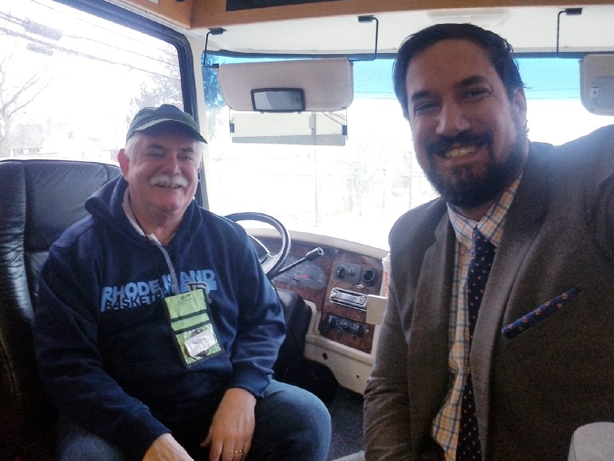 RIVetsDirector's tweet photo. Happy Friday from the East Bay! The @liveunitedri 211 Band is playing today at the East Bay Food Pantry in #BristolRI; rain or shine til noon, remember just #Ask4Dave https://t.co/841q4OWAAR