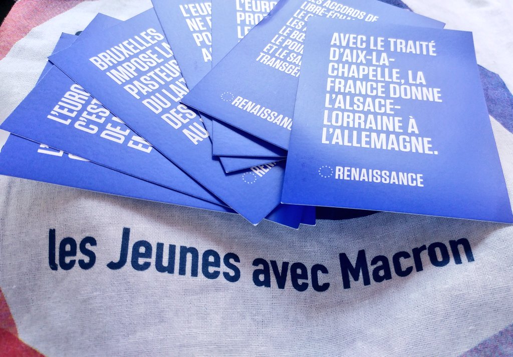 lesjem37's tweet photo. 💪 Et c'est parti pour la campagne @Renaissance_UE devant la fac de droits @UnivTours ! 🇪🇺

😁Excellent accueil des étudiants pour cette séance de #VRAI ou #FAUX avant les cours. 😉

#RenaissanceEuropéenne https://t.co/dEHkRTzPaJ