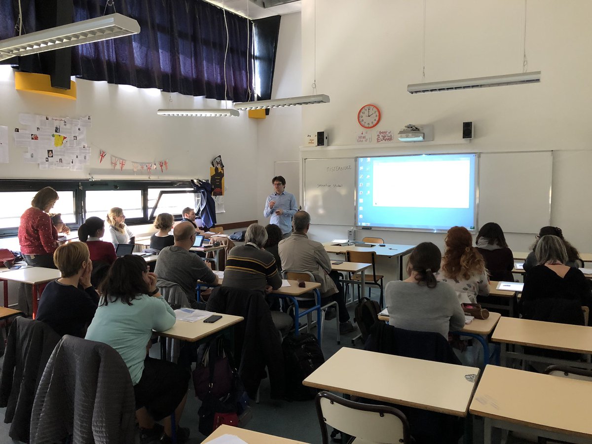 cb_mureaux's tweet photo. #FUNacver retour d’usage et atelier pratique Jeu du millionnaire avec Aurélien Nozé prof d’anglais au lycée Van Gogh. Scénario interactif. Fichier audio + Compréh orale + Socrative sur le thème de Slumdog Millionnaire. Évaluation en temps réel 👍
#JournéesIDFduNum
@DANEVersailles https://t.co/XM50YaoqVr