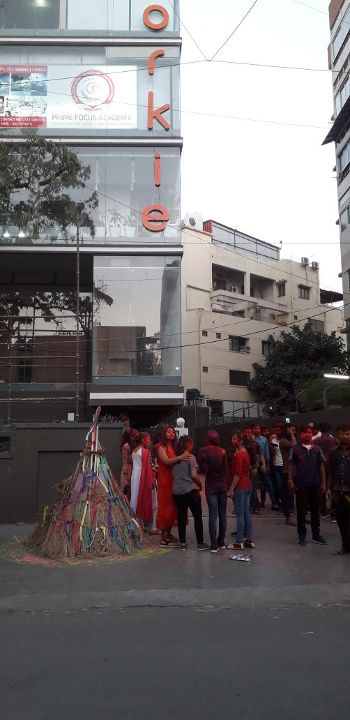 WorkieIndia's tweet photo. Workie Family engaging in the pious and playful celebration of the Festival HOLI at Workie Tower, Janjeerwala Square.

#Holi #HappyHoli #Holi2k19 #CoWorkingIndia #Spaces #CoWorkingSpaces #WorkieIndia #Indore #Coworking #Startups #Business #Enterpreneurs https://t.co/M1An9BmZ9A