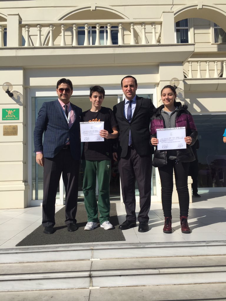 Türkiye geneli deneme sınavlarında 12. sınıf öğrencilerimizden Mete Mert Birdal Türkiye 1. si, 11. sınıf öğrencilerimizden Ayşe Nazlı Güneş Türkiye 2. si oldu. Öğretmenlerimizi ve öğrencilerimizi tebrik ediyorum. #kurtköydogakoleji