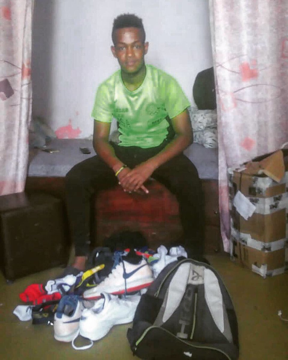TennisAid1's tweet photo. Our friend Yabets Wondwesen with his equipment in Addis Ababa, Ethiopia. 📦✅🇪🇹
#tennis #tennisaid #tennisaidfriends #addisababa #ethiopia #africa https://t.co/9oQjmiMZIe