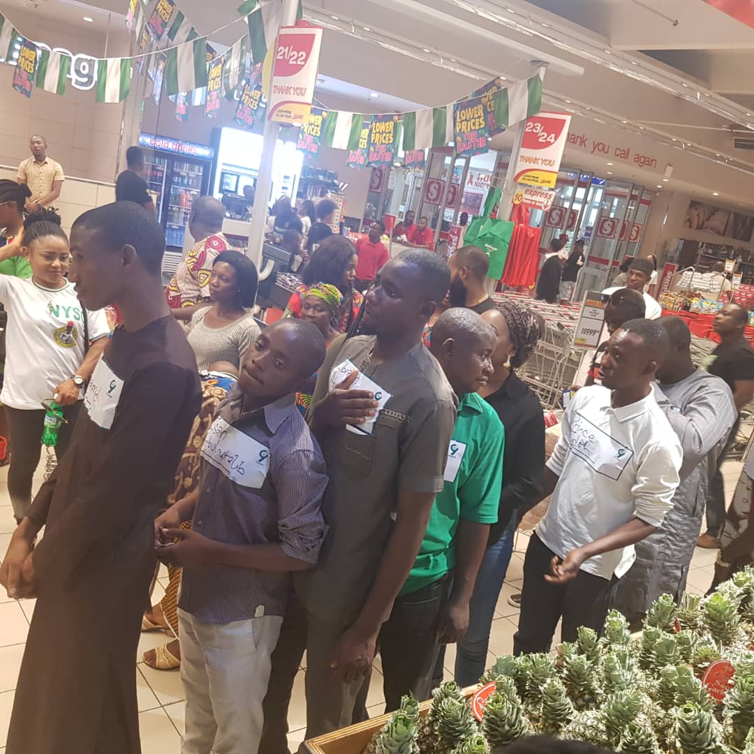 T2mobile_ng's tweet photo. Ready for the dash. Wish them luck & good speed. Tag someone you know. #9ShoppingDash #Abuja #ShowUp #WinOrPick #9mobile #9mobileMagicHour #MagicHourPromo https://t.co/wQOSto6cVU