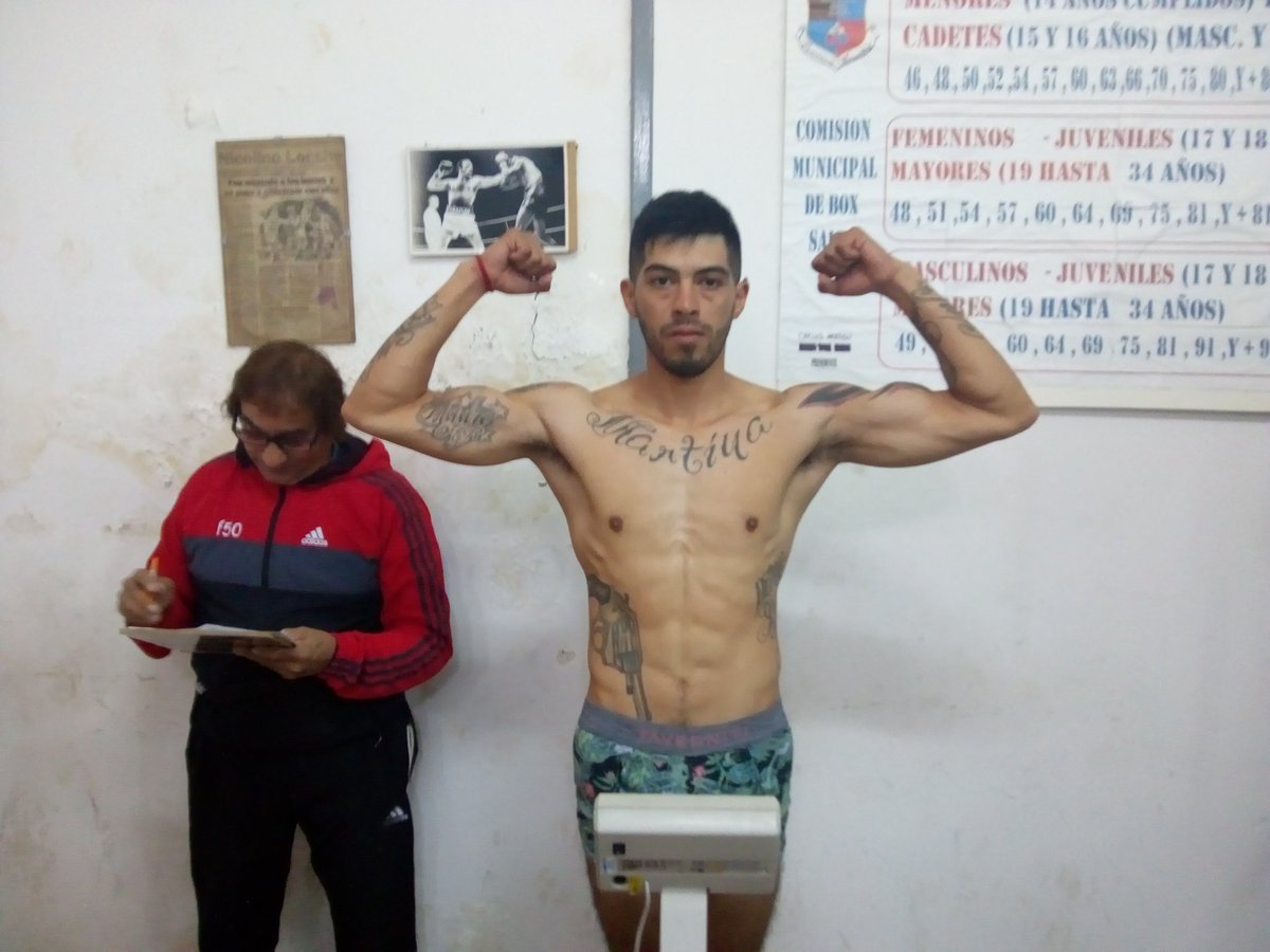 vascoG10's tweet photo. Pesaje @EscMuniBoxSalta Abraham De La Rosa con 56.700 kg y está listo para pelear esta noche en el club San Martín. #RickyCruzVsDeLaRosa  #UnionProvincialBox #FeSalBox https://t.co/rHsf2EHKWA