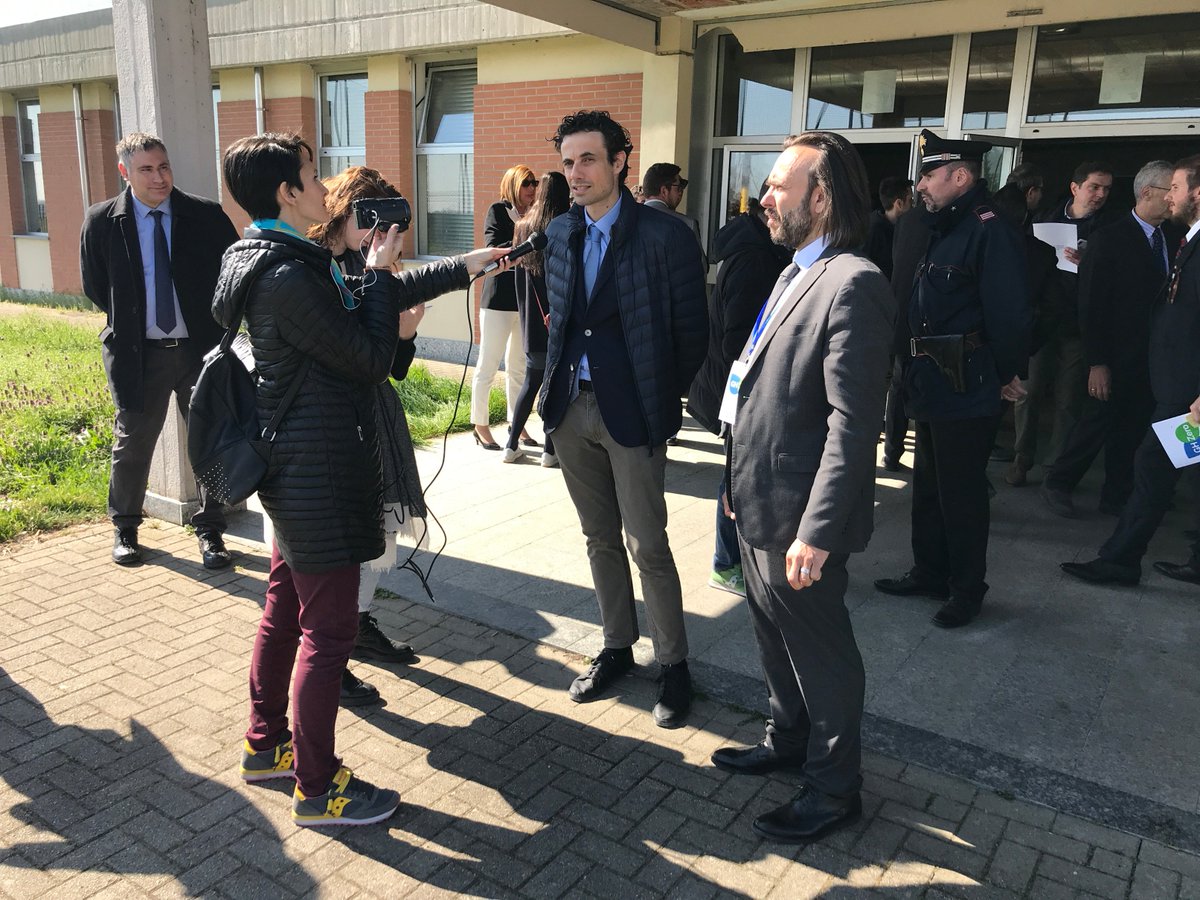 davide_crippa79's tweet photo. Oggi ho partecipato, in rappresentanza del Governo, all'inaugurazione del modulo pilota della ���Serra 2020”, un progetto innovativo tutto novarese fatto di ricerca applicata sul campo presentato da #ghzero
https://t.co/dYlLqazr3q https://t.co/JpILyy1Ocp
