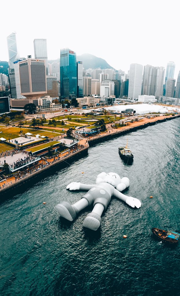 Kostennn's tweet image. KAWS Holiday Hong Kong