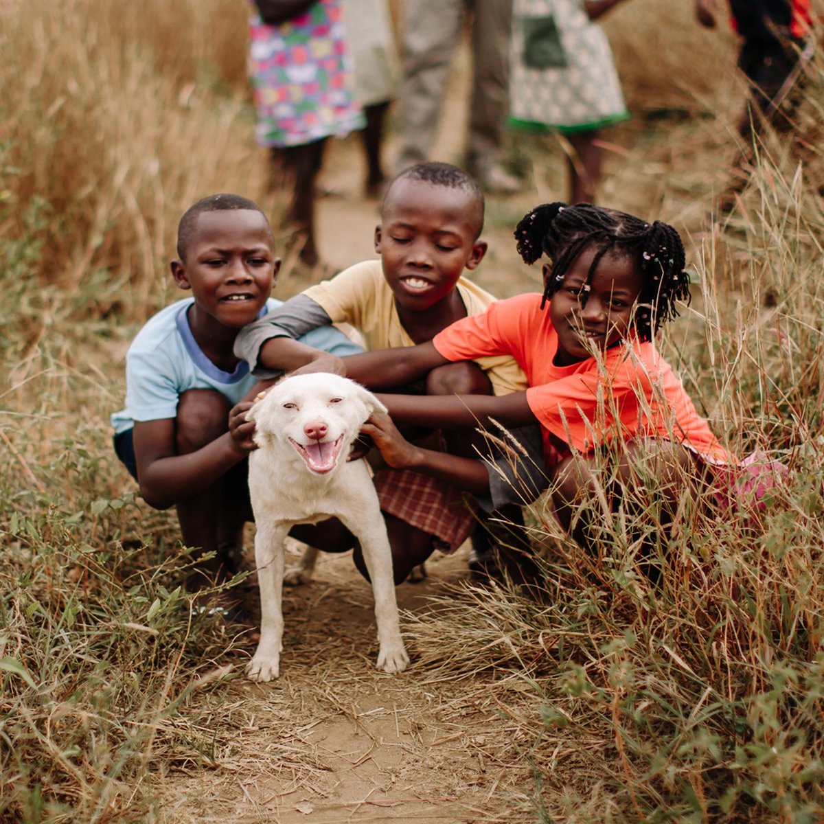 letthemLOL's tweet photo. What is the gift of clean water? It’s the gift of hope, opportunity, joy, laughter, childhood - water is life. Tag a friend and share how you’ve been changed by #cleanwater and #letthemlol on world water day ❤️💦 #waterislife #tenyears #worldwaterday https://t.co/XZ5pVCOoyg