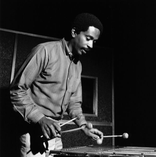 Bobby Hutcherson - Bouquet

Album: Happenings (1967)

#BobbyHutcherson
#HerbieHancock
#BobCranshaw
#JoeChambers

#Jazz #JTRCK #SpringIsHere

🎧 youtu.be/qh_Bn19Ad3s