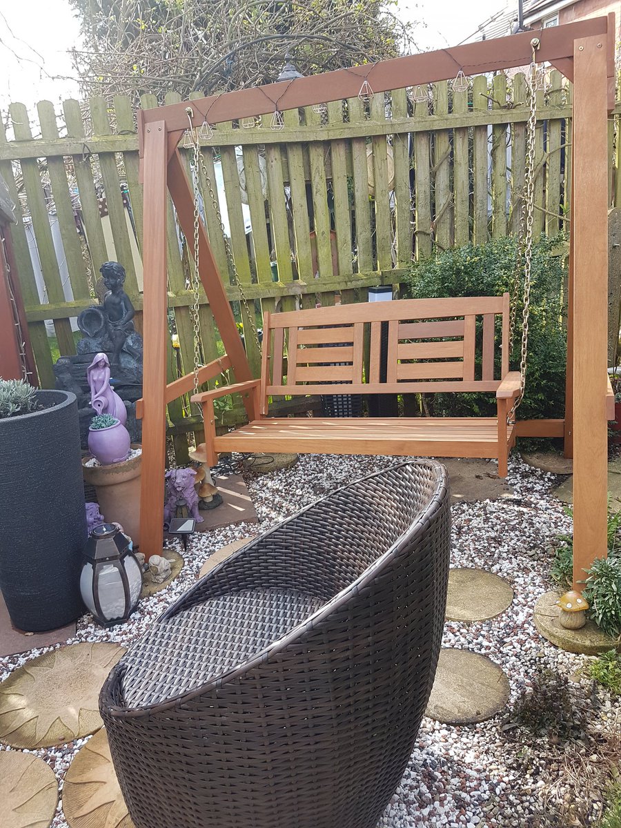 Just finished the new swing, waiting on the summer to put the cushions on love it.😃😎