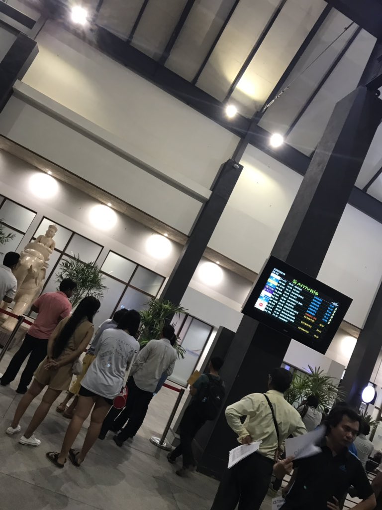 カンボジア入国!!😁✨
めっちゃ暑い〜🥴