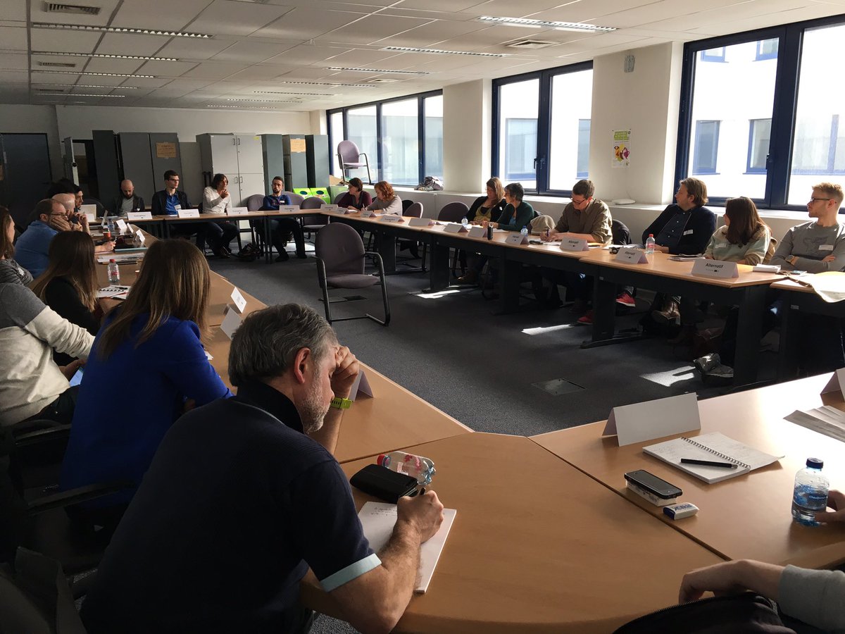 acorban's tweet photo. Comment intervenir sur les FN avec mon groupe ? #eventlabBBICO #EUmediaLiteracyWeek  avec @martinculot @CSEMedias @mathieupierloot https://t.co/wa3rCs5WQ9