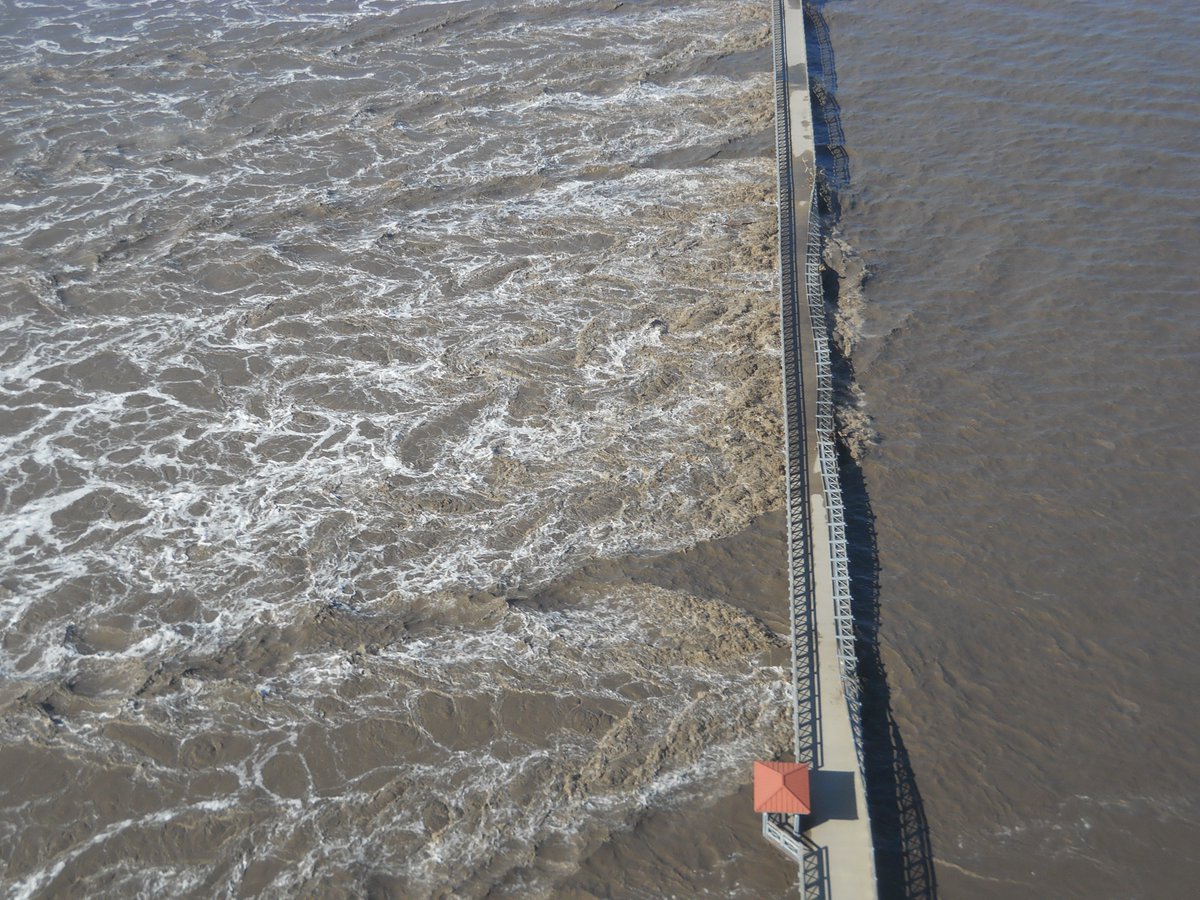 PapioNRD's tweet photo. The protective railing on the Lied Bridge over the Platte River has been damaged by the flood and is closed to all users.
More details here: https://t.co/lIAMRHTb0w
Please pass along!
#NebraskaStrong #OmahaFlood https://t.co/nSVc03Hsbf