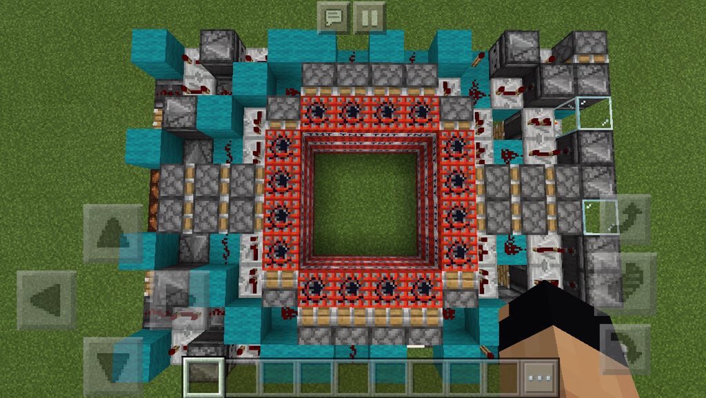 Soshi02_RS's tweet photo. Smallest 4×4 TNT trapdoor
10×14×3=420 blocks
Made by Select (RFJ) https://t.co/5rKcJv2Ww7