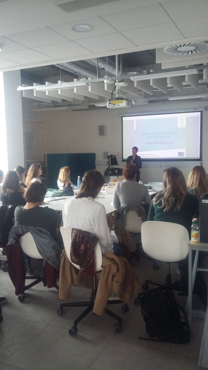 A very big thank you to Angela @AngelaGidden for her inspiring role model talk to 2nd and 3rd year Interior Design students today who are already planning ahead to their future in industry <a href="/BigIdeasWales/">Big Ideas Wales</a> <a href="/USWCreative/">USW Creative</a>