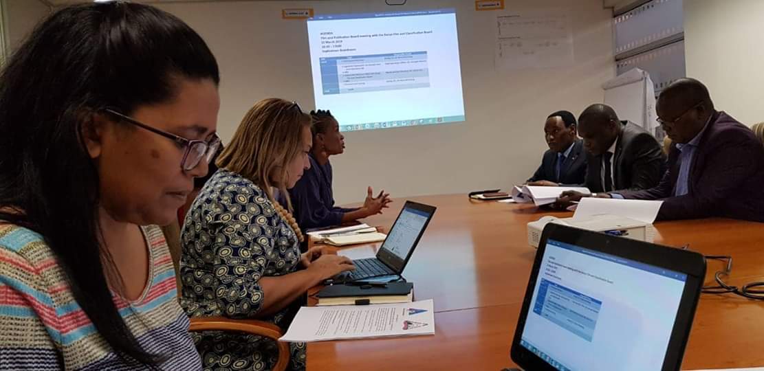 EzekielMutua's tweet photo. KFCB and @FPB_ZA have an MOU on collaboration in areas of research and training of classification officers. We have agreed to further this agreement to ensure regular and consistent sharing of information on emerging trends in content regulation. @InfoKfcb #KFCBmeetsFPBinPretoria https://t.co/jNb0dueiJJ