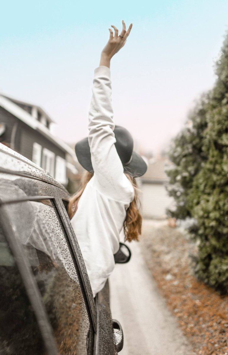HandlAuto's tweet photo. Planning a #weekend getaway? Take a break from the hustle and bustle, you deserve a treat. But, it would be pretty annoying on your journey there to have a breakdown. Don’t ruin your trip, book your car servicing in advance to guarantee a stress-free adventure. We Handl it. https://t.co/lu0LoeG320