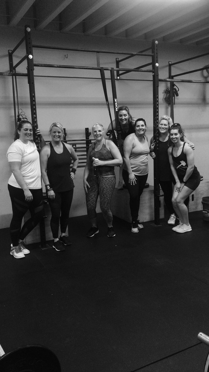 MillerAugersrun's tweet photo. #strongisbeautiful #19.5 #hvcf #2019open #fitfemme #crossfit #finishedstrong https://t.co/2Tx7byPiU3