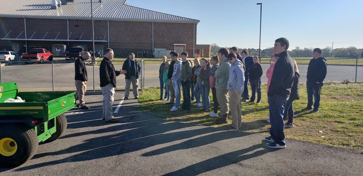 agteacher002's tweet photo. LHS AG students are participating in the Fatal Vision program today to learn the hazards of driving under the influence. FFA Officers planned this as part of our Program of Activities for Safety this year. @ffa_lincoln @kknight @AlfaFarmers @DailyHome @TCBOE @lincolnhs https://t.co/qhocblRtot