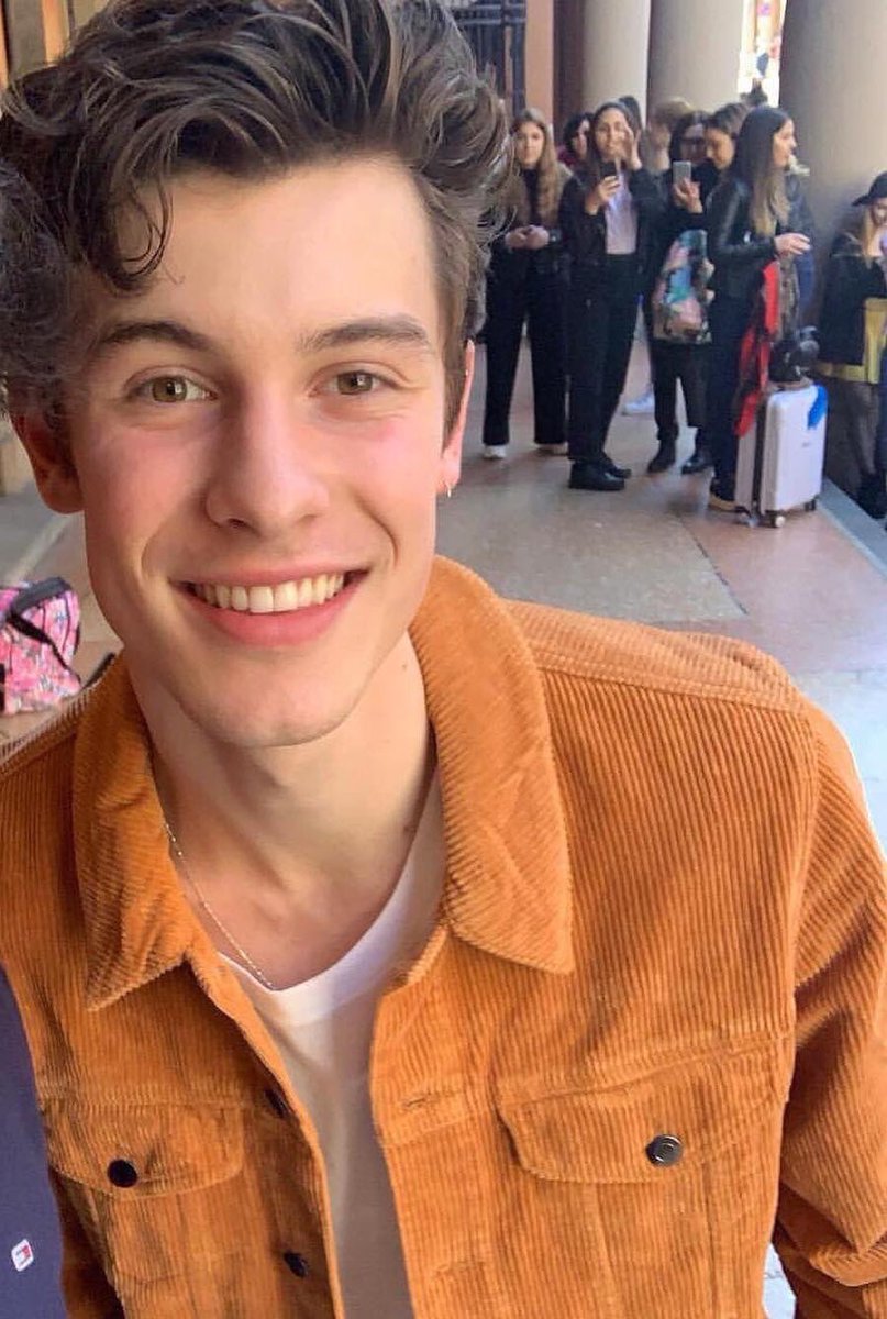 Shawn8898M's tweet photo. Shawn is in Italy 🇮🇹 he looks so good https://t.co/gjonaQ5PaL