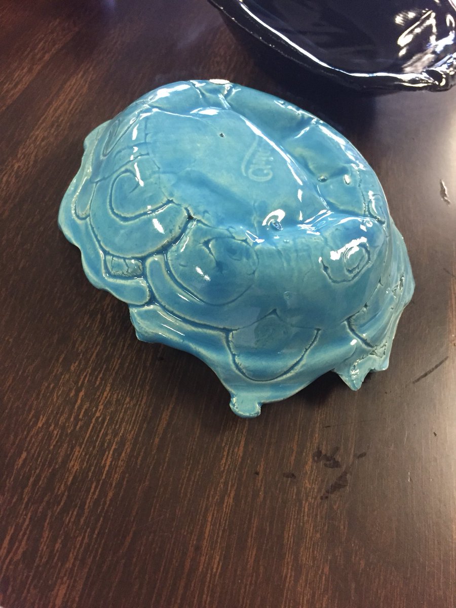 showell221's tweet photo. The first round of Empty Bowls are out of the kiln! Thank you Mini MAC for creating such wonderful bowls to help raise money to fight hunger. #emptybowls19 #studio221 #DRE https://t.co/YNcR1DsxOV