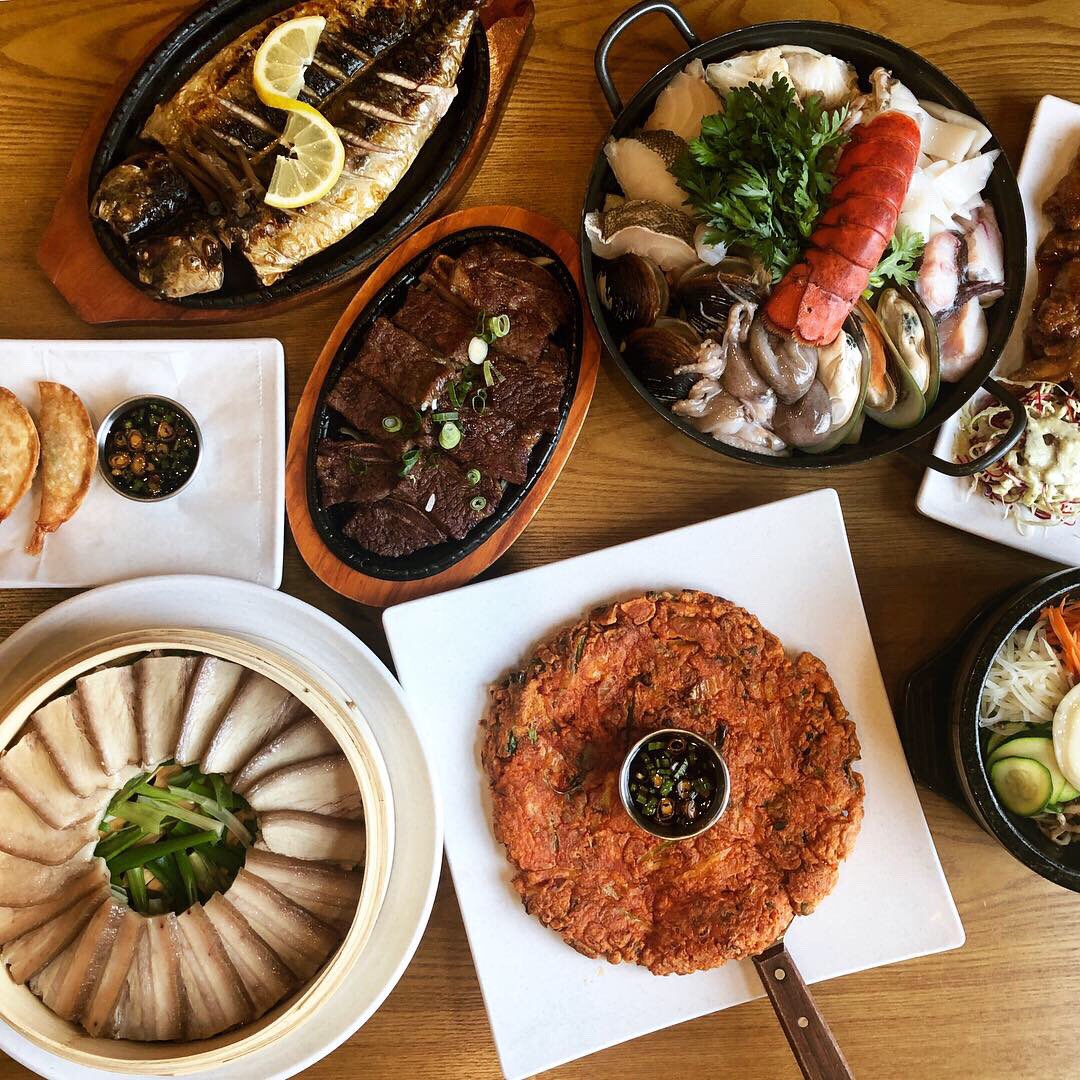 This Korean restaurant is really 3 restaurants in one! You can enjoy all the delicious food Korea has to offer from the classic #bibimbap, to popular #KoreanBBQ, to their delicious shaved ice dessert, #bingsu! Join us today at 10am on <a href="/4liveinthed/">Live in the D</a> #DineintheD at New Seoul Plaza!