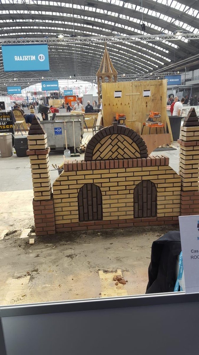 Gaaf! Onze mannen bij <a href="/WorldSkillsNL/">WorldSkills NL</a>.. en dit is wat ze gemaakt hebben #trots #ditismbo #skillsheroes #bouwmensenkzw #bouwmensen @ROCRegioCollege