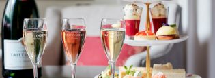 Go that extra mile this Mother’s Day and treat Mum to a day of luxury with an exclusive afternoon tea complete with <a href="/ESPAskincare/">ESPA</a> gift, or decadent set menu at the five-star boutique hotel @thearchlondon on Sunday 31 March 2019
