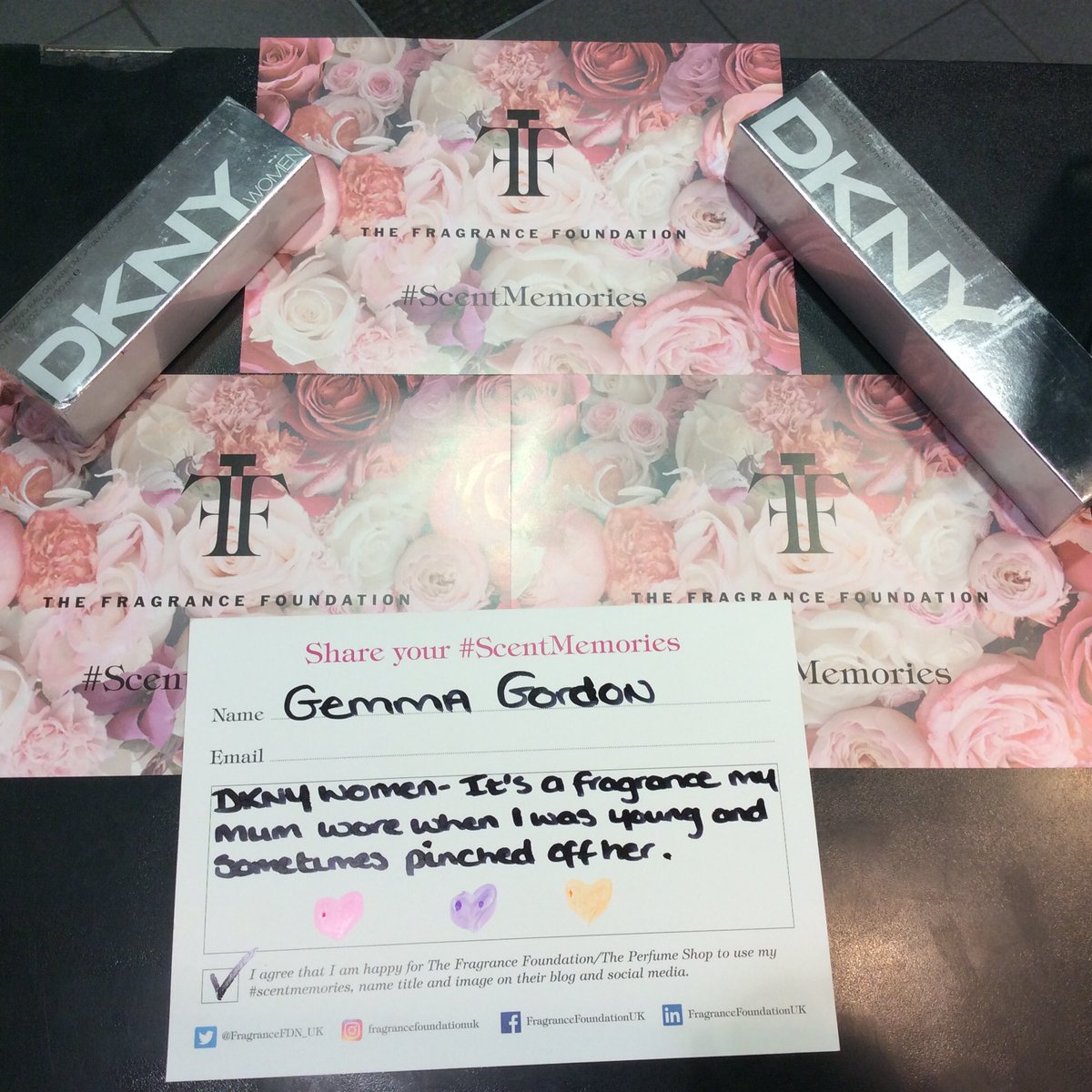 dundee37tps's tweet photo. 🤭☺️Sales assistant Gemma🥰 shared her #ScentMemories🌸 for #NatiolnalFragranceWeek #Dundee #TPSNF💕 https://t.co/xFYEAPaQFH