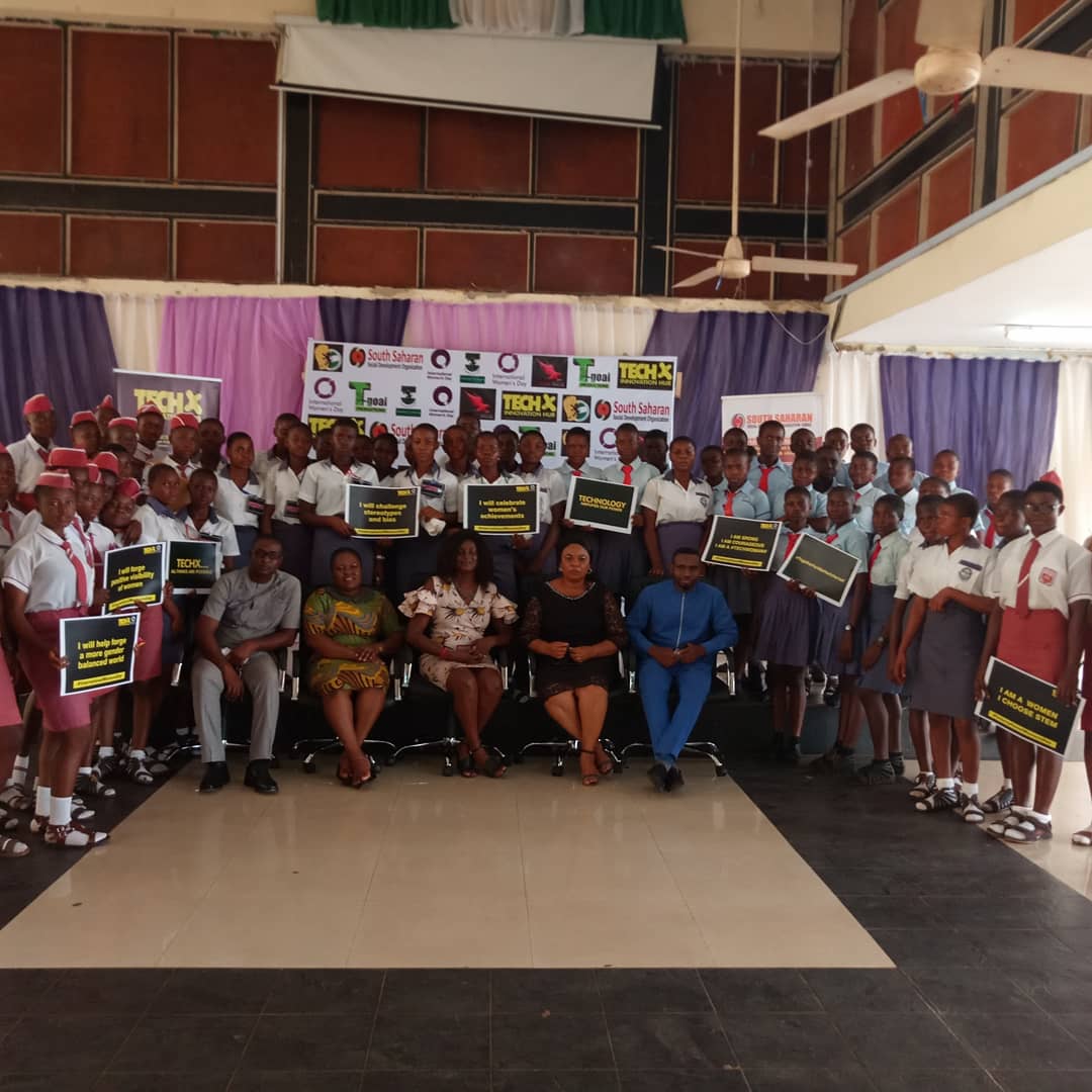yinigeria's tweet photo. Our president/Founder on an Mentoring session for secondary school students at University of Nigeria Enugu campus on the need for early stage adoption of technology for learning @Techxinnovatio2 @facebook @NigeriaComputer @girlswithperio2 @Oprah @UNICEF @FordFoundation https://t.co/85qDd0lzOX