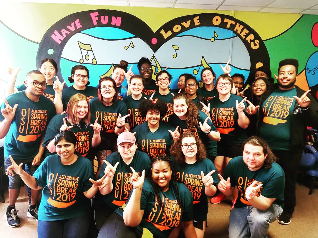 ASBOkstate's tweet image. Have fun, love others, "follow your dreams" -- The ASB 2019 motto. Yesterday,  ASB served with Friends for Life,  in Memphis! #springbreak #alternativespringbreak #okstate #service #asb2019 #asb