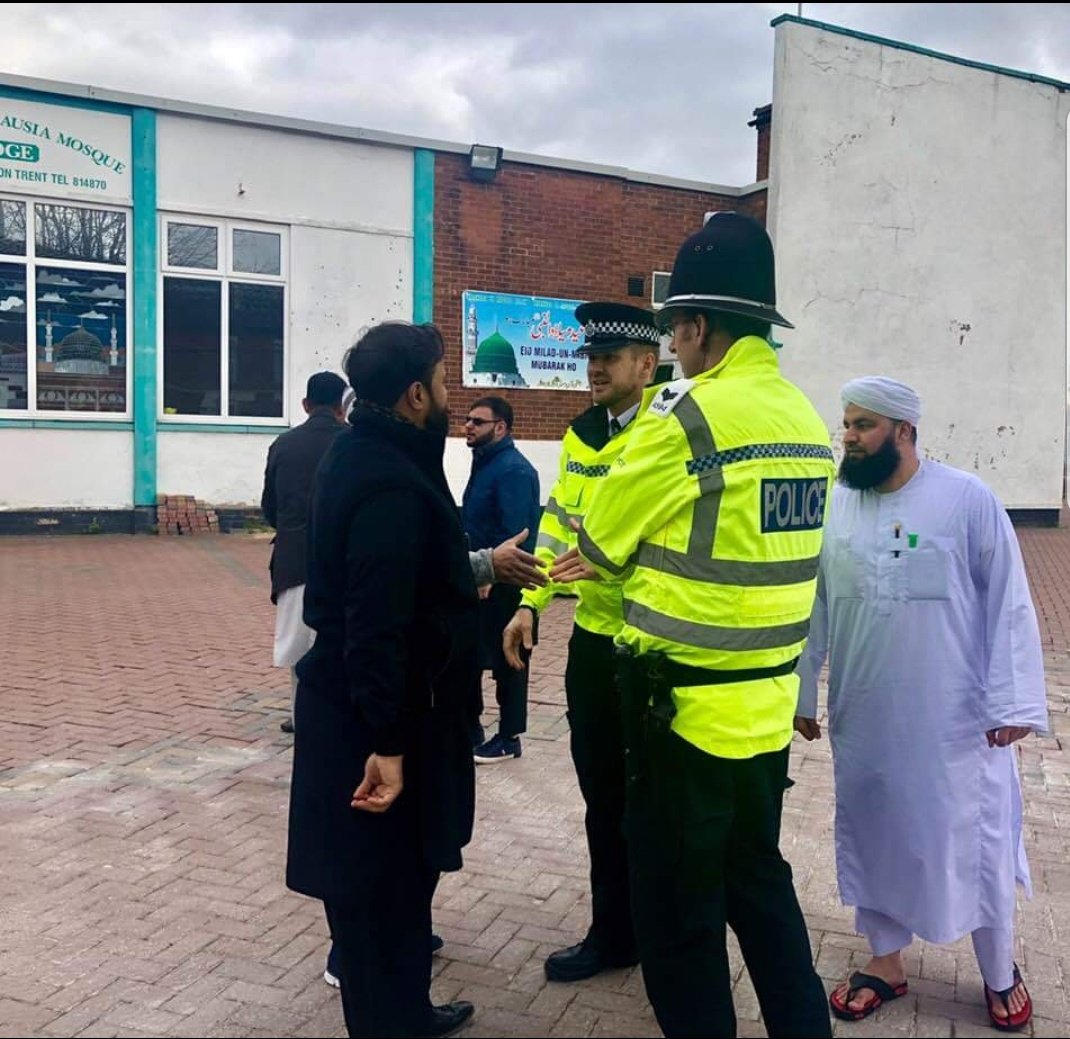 StaffsSupt's tweet photo. Good to be about showing solidarity with our Muslim community today. Respect, diversity and friendship is what makes a great community. https://t.co/Z7JwVYECTd