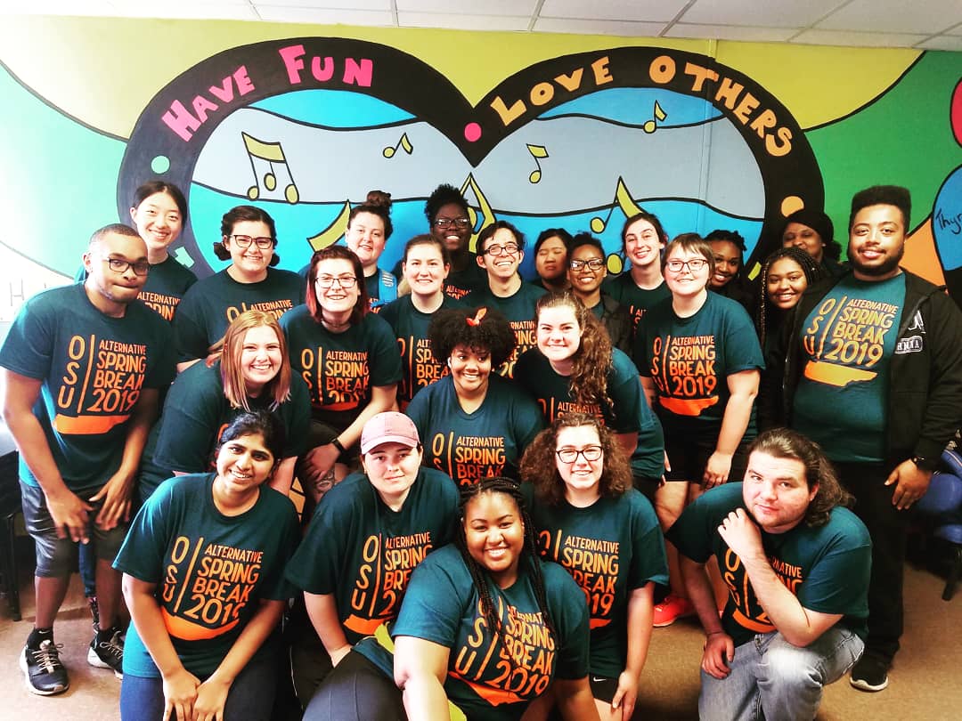 ASBOkstate's tweet image. Have fun, love others, "follow your dreams" -- The ASB 2019 motto. Yesterday,  ASB served with Friends for Life,  in Memphis! #springbreak #alternativespringbreak #okstate #service #asb2019 #asb