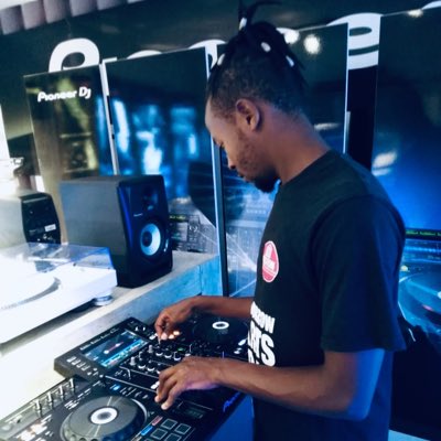 CaliberDeejay1's tweet photo. #NewProfilePic https://t.co/5deIZoaoKa