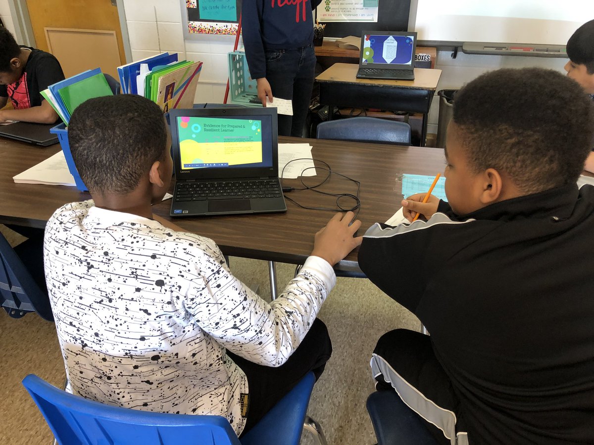 FossaluzzaAmy's tweet photo. Ms. Blackwell’s students giving each other feedback while practicing for defenses! @kids_inspire #JCPSBackpack #WeAreJCPS @JCPSKY https://t.co/V0Y11T26vg