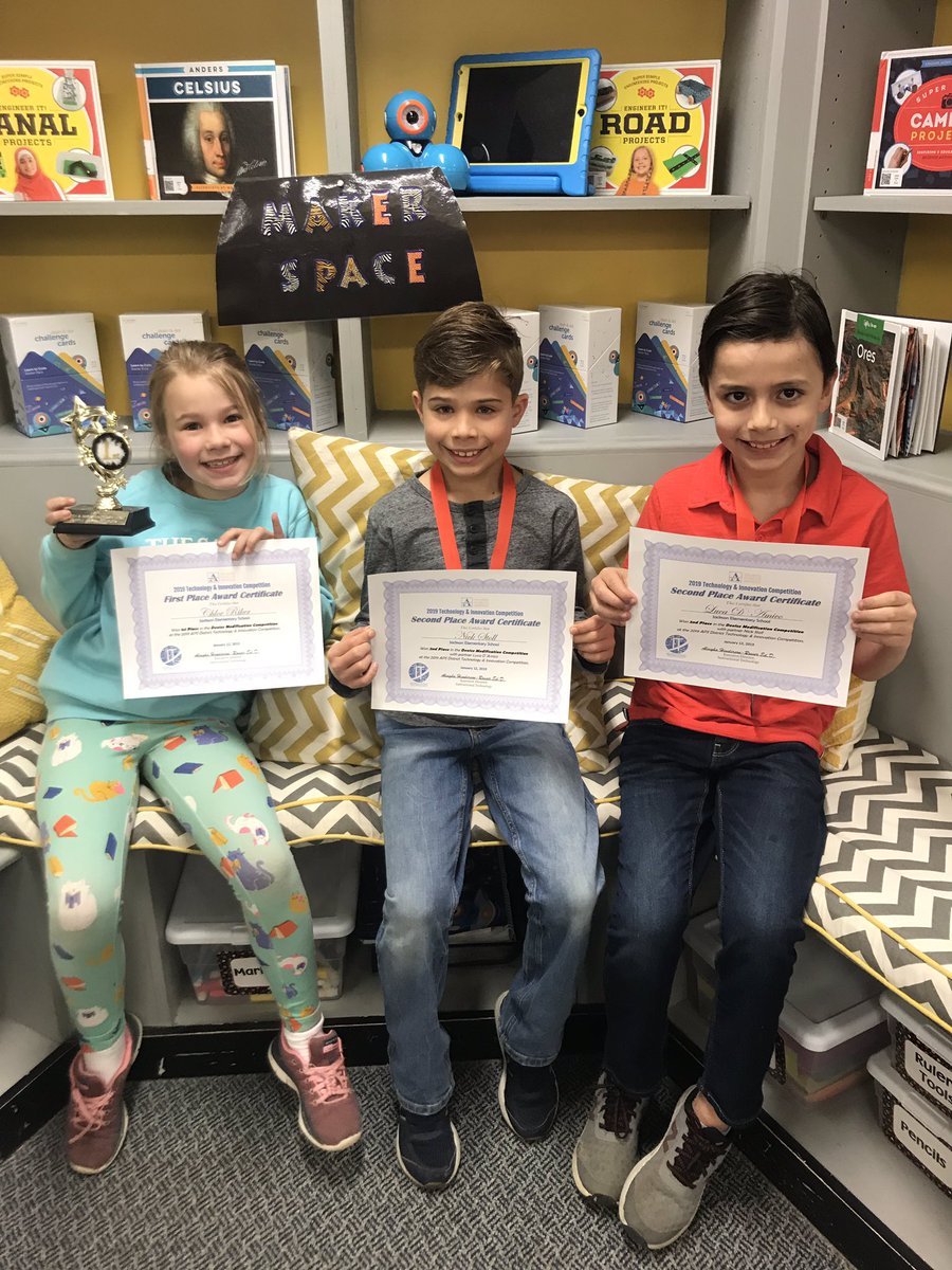 edtech_lynn's tweet photo. Congrats @WTJPrincipal ๐ฉ๐ปโ๐ ๐จ๐ฝโ๐#DeviceModification 1st๐ Chloe Ricker 2nd๐
Nick Stoll & Luca DโAmico @APSInstructTech #APSTIC2019 Thanks @ClassLink for the awards! @JacksonMediaCtr @apsitdominique @APSITMELISSA @APSITTanika https://t.co/QEpzZ4wN1n