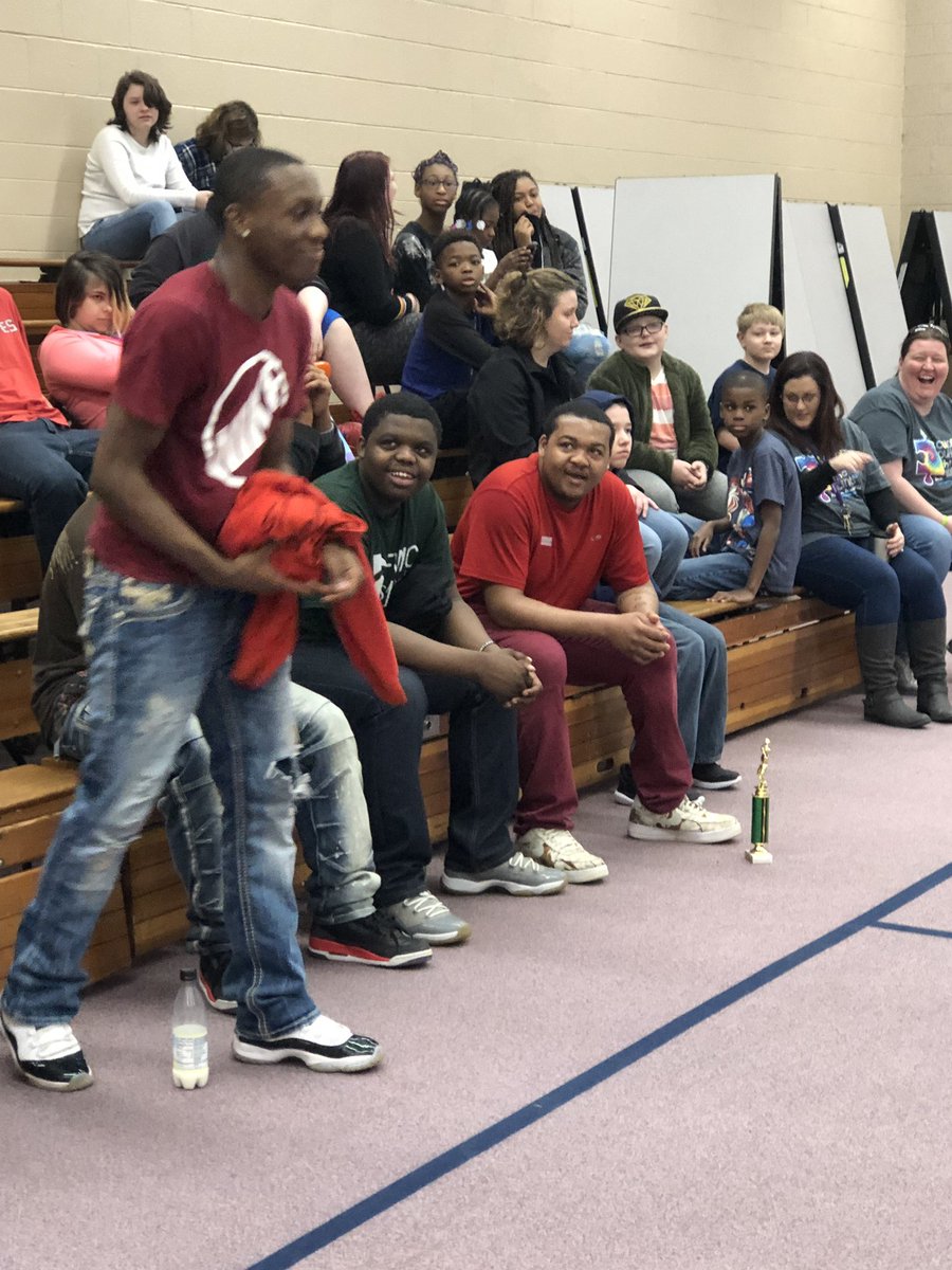 Sanders_SW's tweet photo. Our secondary winners of #hotshots and #speedshots @SandersSELF @TarynJRichard @JenniferG_75 @DarylAllen12 @DerossettJr @CamilaRedmon @SandySuttle @tamarac1769 @R_Hurt919 #marchmadness #wearewayne https://t.co/kCjO4liDQH