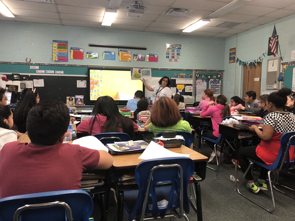 ChristaIsenburg's tweet image. We started Fun Friday with a lesson on diversity from @howardcristiane! All are welcome here! @ParkwoodElem @GCCSchools #ParkwoodPRIDE #WeAreGCCS #diversity #allarewelcomehere