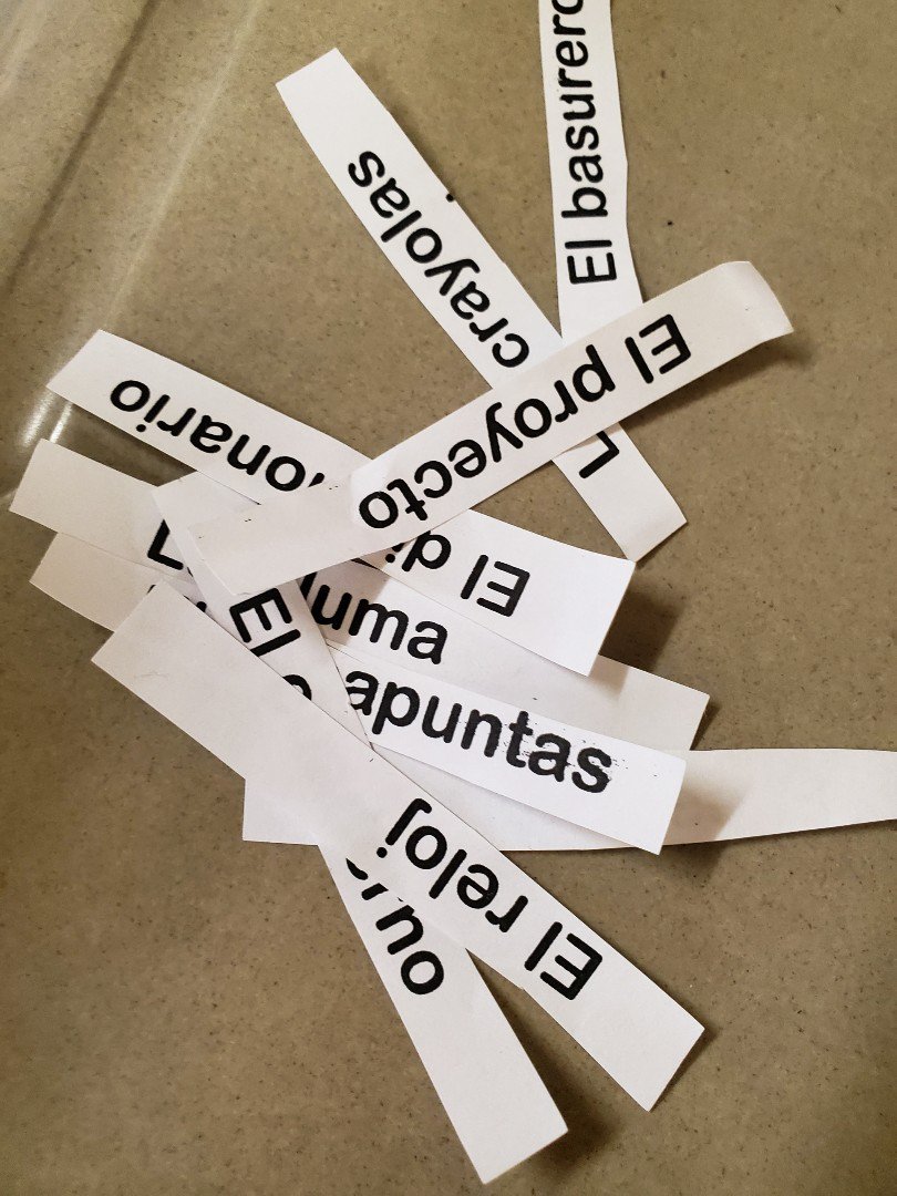 SraEscaleras's tweet photo. Vocab review game...Piccionario!  #classroomobjects #supportthearts #weneedmoreartclasses #sacapuntas #quizonmonday

@frazier_hs @jasonepappas https://t.co/SLnv9oJfih