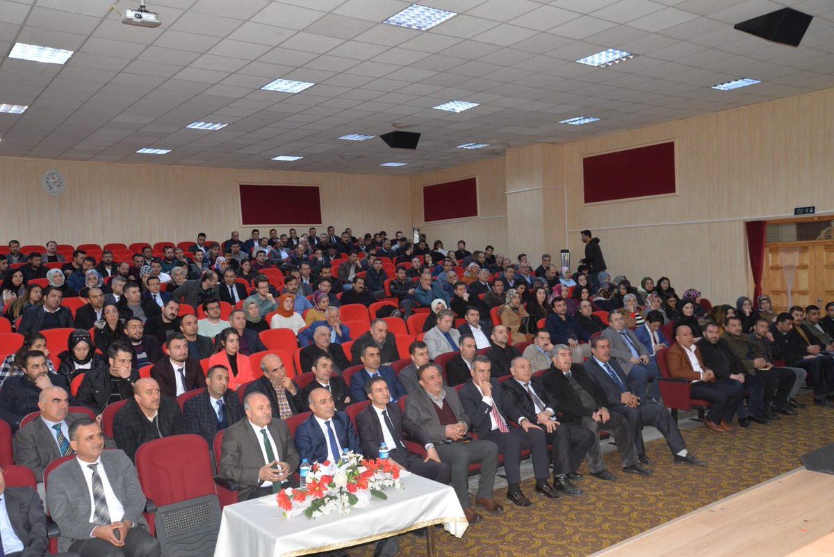 Milli Eğitim Müdürlüğü bünyesinde görev alan  kıymetli öğretmenlerimiz ile bir araya geldik. İlgi ve alakaları için teşekkür eder, çalışmalarında başarılar dilerim.